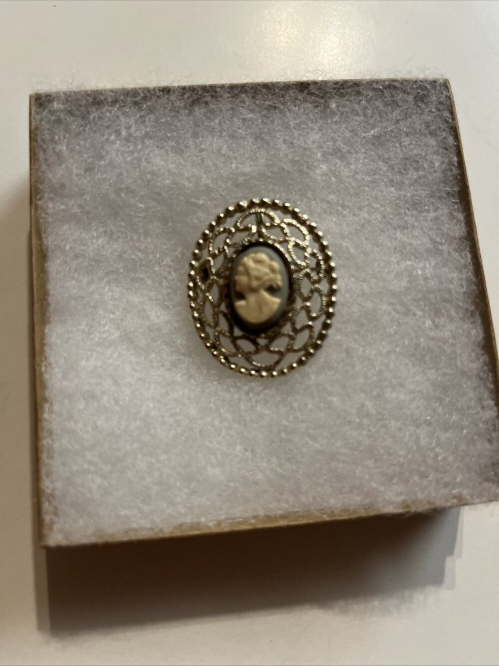 Sarah Coventry-Vintage costume jewelry brooches signed